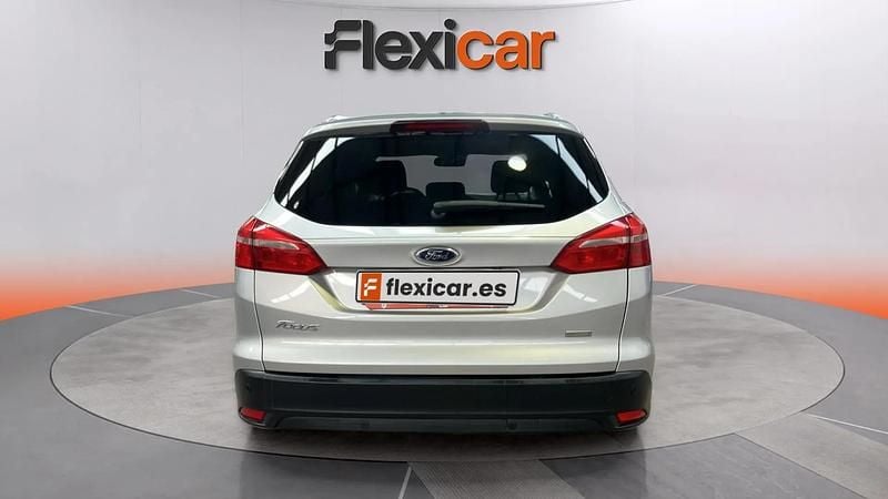 Usado Ford Focus Trend+ 125 CV (91 kW) 2017 Gris Familiar