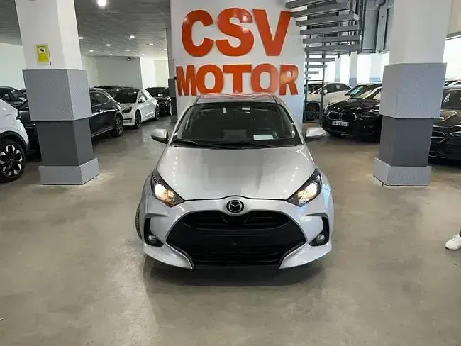 Używany Mazda 2 Center-Line 116 KM (85 kW) 2023 Srebrny Hatchback