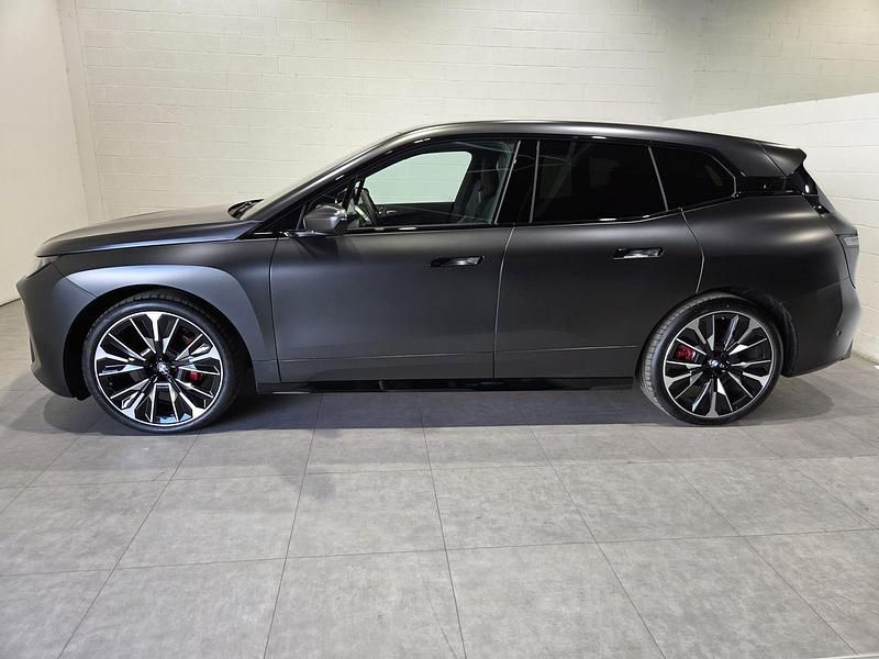 Usado BMW iX 400 kW (544 CV) 2025 Gris SUV