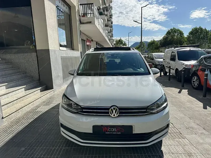 Usado VW Touran Advance 150 CV (110 kW) 2020 Blanco Monovolumen