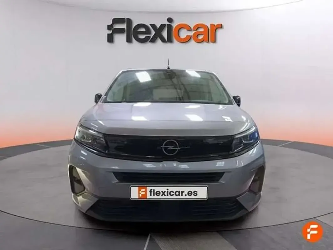 Usado Opel Combo S 101 CV (74 kW) 2025 Gris Monovolumen