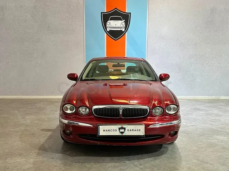 Usado Jaguar X-type 196 CV (144 kW) 2002 Granate Berlina