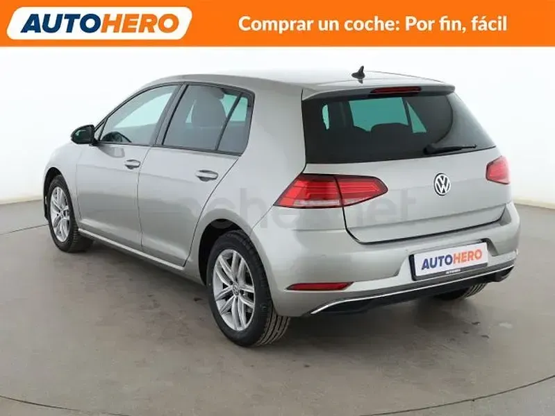 Usado VW Golf Sportsvan Advance 115 CV (84 kW) 2019 Gris / plata Monovolumen