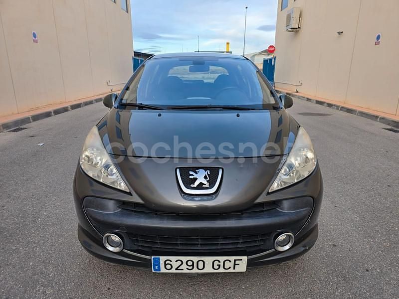 Usado Peugeot 207 95 CV (69 kW) 2008 Gris / plata Berlina