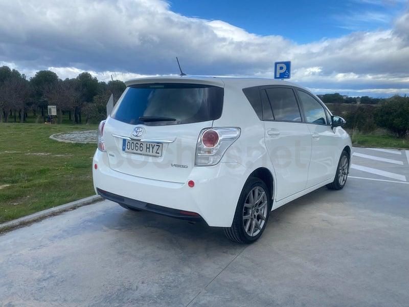 Usado Toyota Verso Advance 112 CV (82 kW) 2014 Blanco Monovolumen