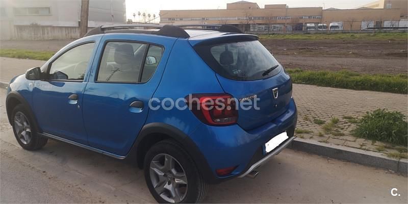 Usado Dacia Sandero Essentiel 90 CV (66 kW) 2020 Azul Berlina