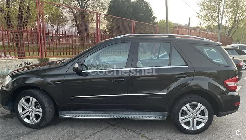 Usado Mercedes ML300 Edition 204 CV (150 kW) 2010 Negro SUV