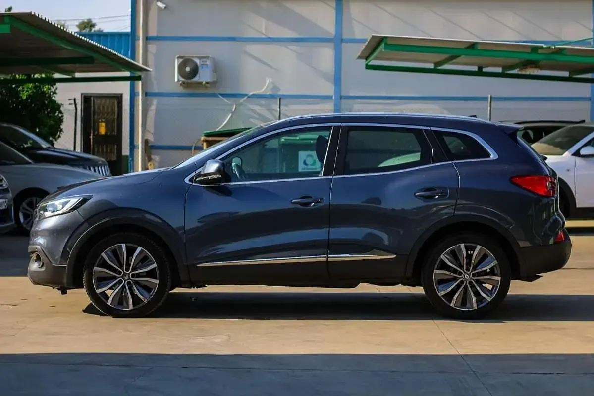 Usado Renault Kadjar Version S 131 CV (96 kW) 2018 Azul SUV