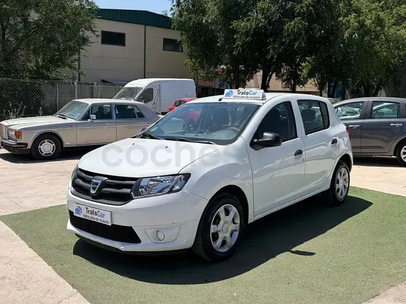 Usado Dacia Sandero Ambiance 75 CV (55 kW) 2015 Blanco Berlina