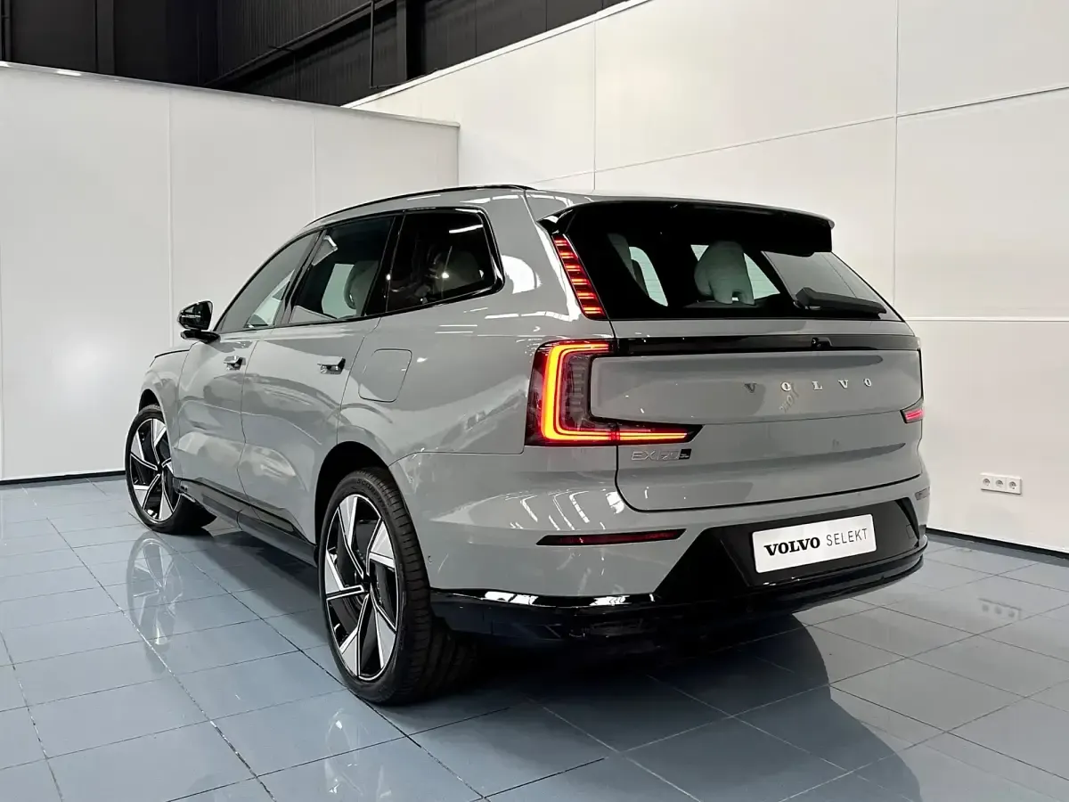 Nuevo Volvo EX90 Plus 330 kW (449 CV) 2026 Gris SUV