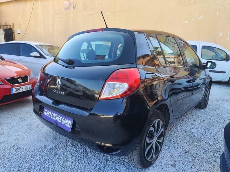 Usado Renault Clio II Authentique 90 CV (66 kW) 2011 Negro Berlina