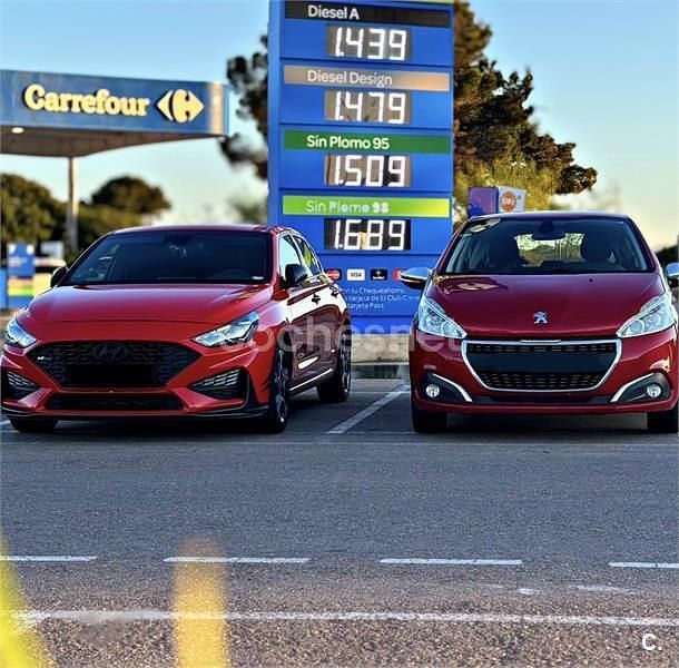 Usado Hyundai i30 N Line 120 CV (88 kW) 2023 Rojo Berlina