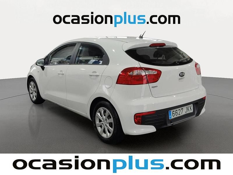 Usado Kia Rio 84 CV (61 kW) 2015 Blanco Utilitario
