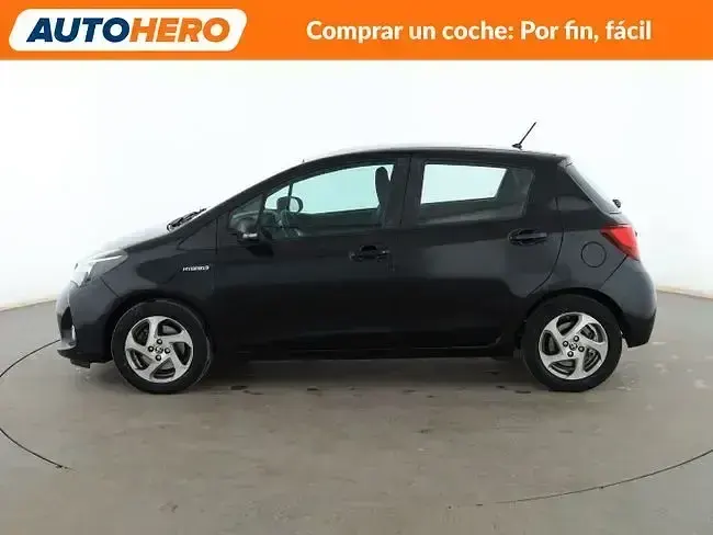Usado Toyota Yaris Active 101 CV (74 kW) 2017 Negro Utilitario