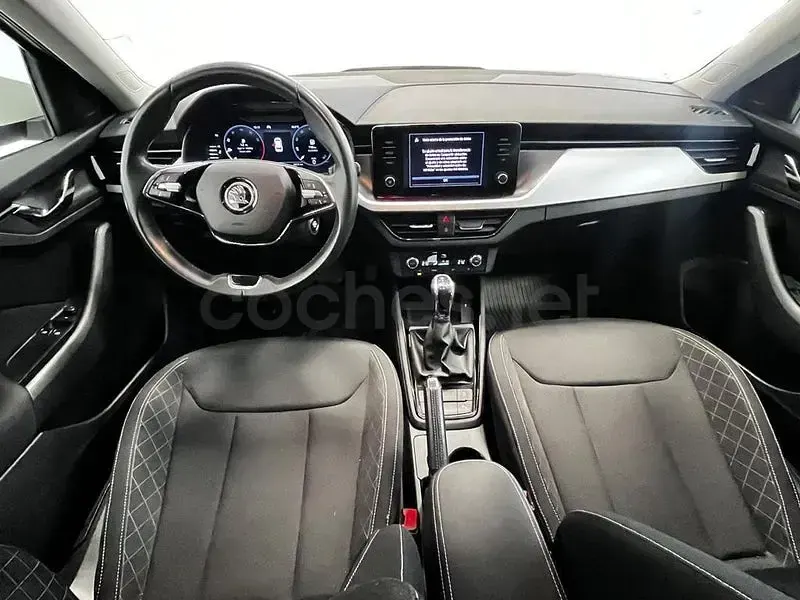 Usado Skoda Kamiq Selection 116 CV (85 kW) 2025 Blanco SUV
