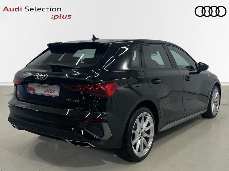 Usado Audi A3 S-Line 116 CV (85 kW) 2022 Negro Berlina