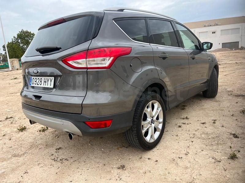 Usado Ford Kuga Titanium 120 CV (88 kW) 2015 Gris / plata SUV