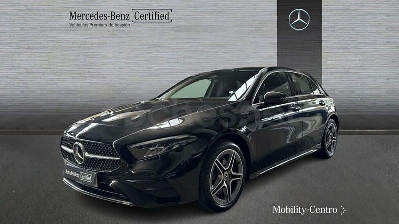 Usado Mercedes A250 AMG line 218 CV (160 kW) 2025 Negro cosmos Berlina