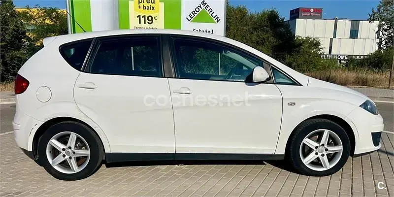 Usado Seat Altea Reference 105 CV (77 kW) 2011 Blanco Monovolumen