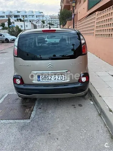 Usado Citroën C3 Picasso 90 CV (66 kW) 2010 Beige Monovolumen