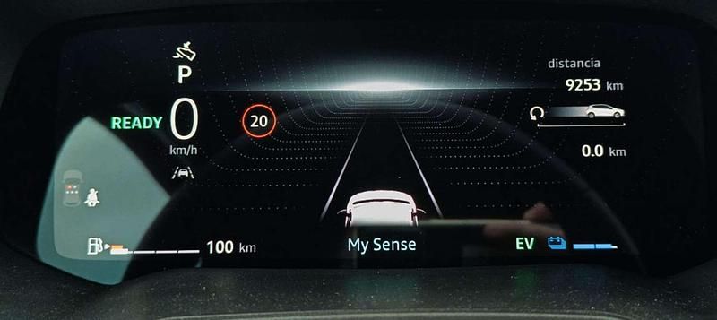 Begagnad Renault Clio V Techno 145 HK (106 kW) 2025 Röd Sedan