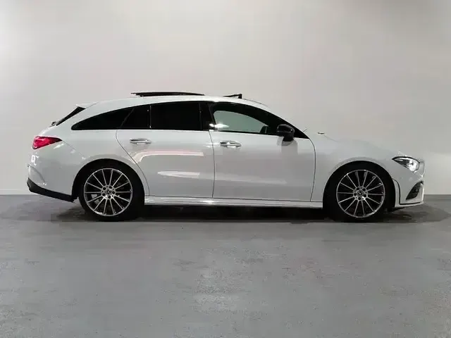 Usado Mercedes CLA200 163 CV (119 kW) 2020 Blanco Familiar