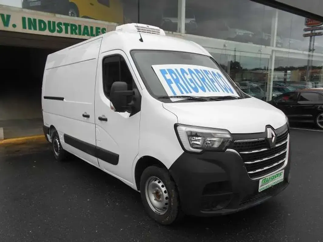Usado Renault Master 135 CV (99 kW) 2022 Blanco Monovolumen
