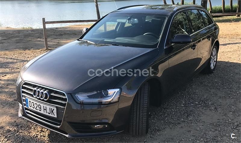 Usado Audi A4 150 CV (110 kW) 2014 Negro Familiar