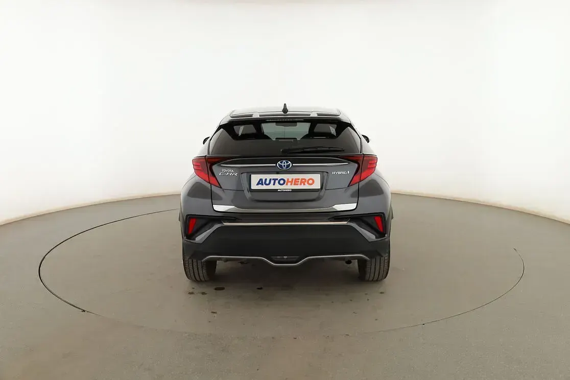 Usado Toyota C-HR Advance 122 CV (89 kW) 2022 Gris SUV