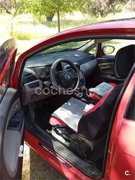 Rojo Usado 2007 Fiat Grande Punto Dynamic Utilitario | 1500 € (Un poco caro) - Imagen 1/4