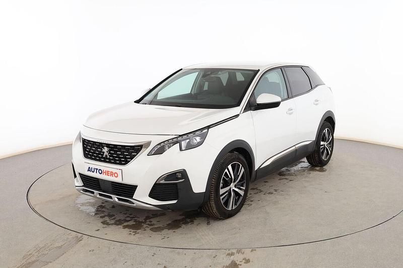 Usado Peugeot 3008 Allure 120 CV (88 kW) 2016 Blanco SUV