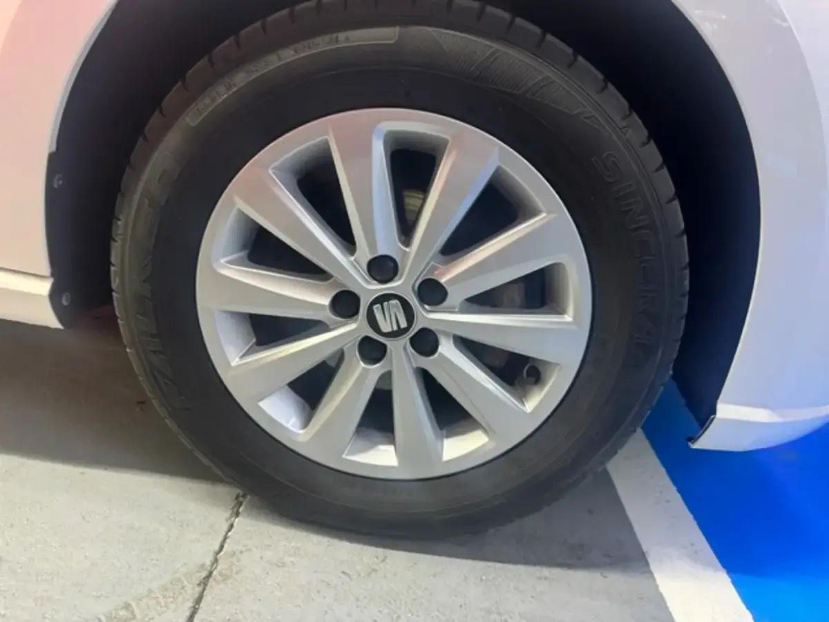 Usado Seat Ibiza Reference 75 CV (55 kW) 2018 Blanco Utilitario