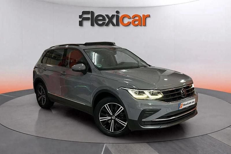 Gris Usado 2022 VW Tiguan Life SUV | 25.990 € (Precio justo) - Imagen 1/4