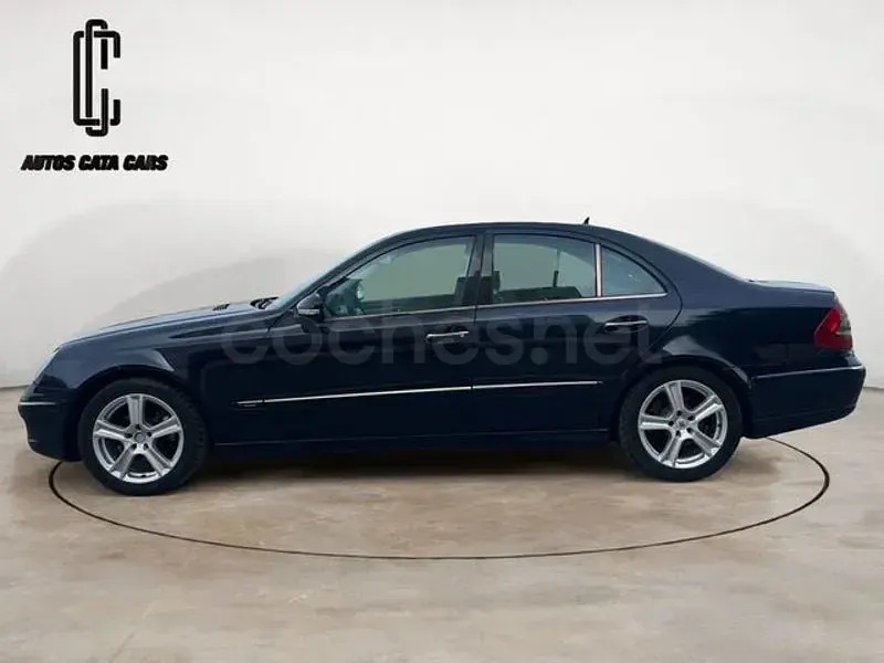 Usado Mercedes E320 Avantgarde 224 CV (164 kW) 2007 Azul Berlina
