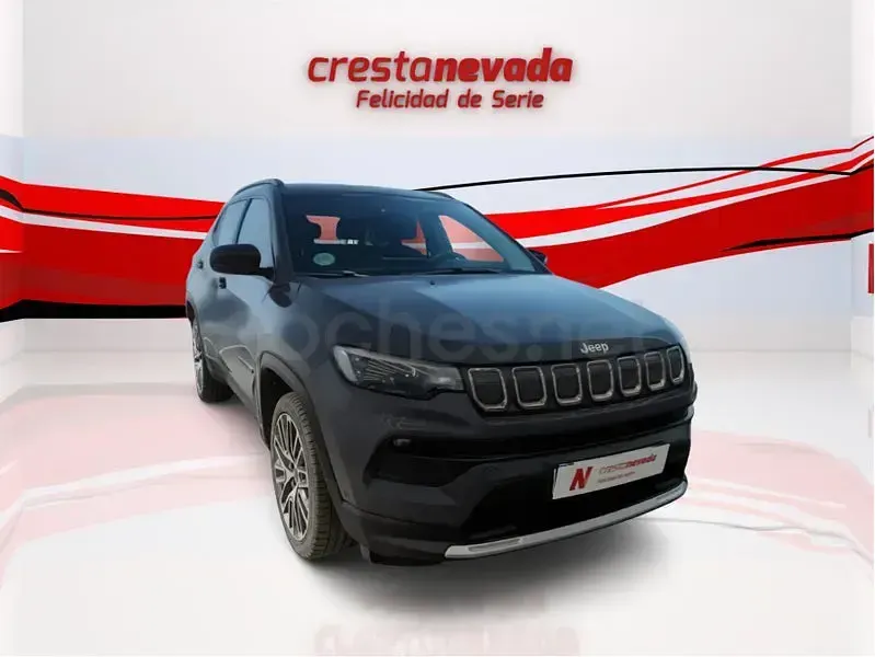 Usado Jeep Compass Limited 130 CV (95 kW) 2022 Gris / plata SUV