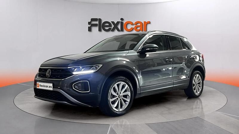Usado VW T-Roc 116 CV (85 kW) 2024 Gris SUV