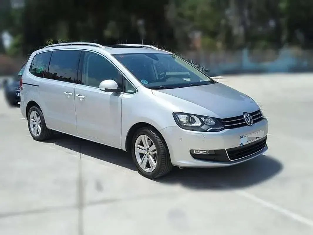 Usado VW Sharan Advance 150 CV (110 kW) 2021 Gris Monovolumen