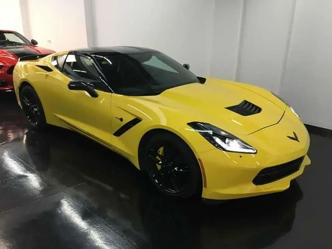 Usado Chevrolet Corvette 461 CV (339 kW) 2016 Amarillo Coupe