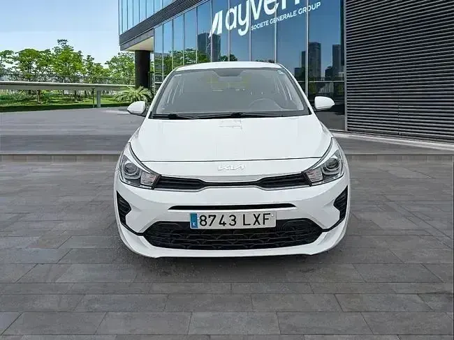 Usado Kia Rio 100 CV (73 kW) 2022 Blanco Berlina
