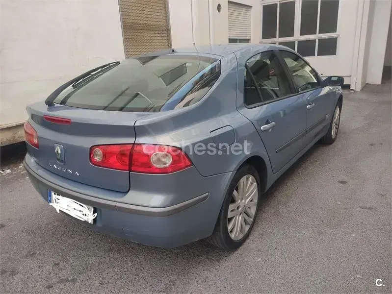 Usado Renault Laguna II Dynamique 150 CV (110 kW) 2006 Azul Berlina