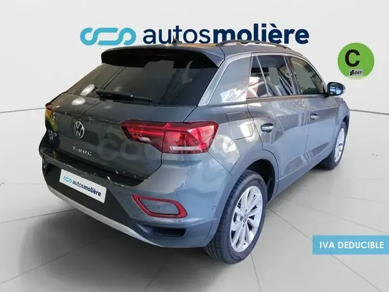 Usado VW T-Roc Life 110 CV (80 kW) 2023 Gris / plata SUV