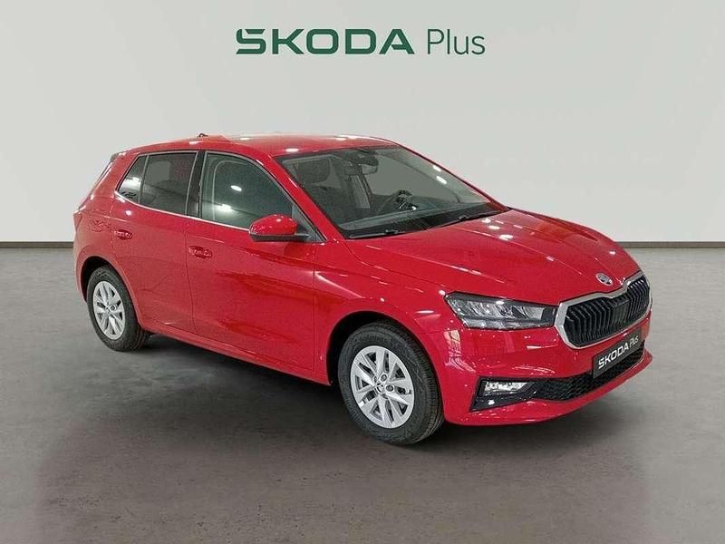 Rojo Usado 2024 Skoda Fabia Selection Utilitario | 17.390 € (Caro) - Imagen 1/4
