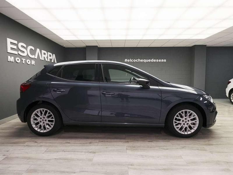 Usado Seat Ibiza FR 110 CV (80 kW) 2023 Gris Utilitario