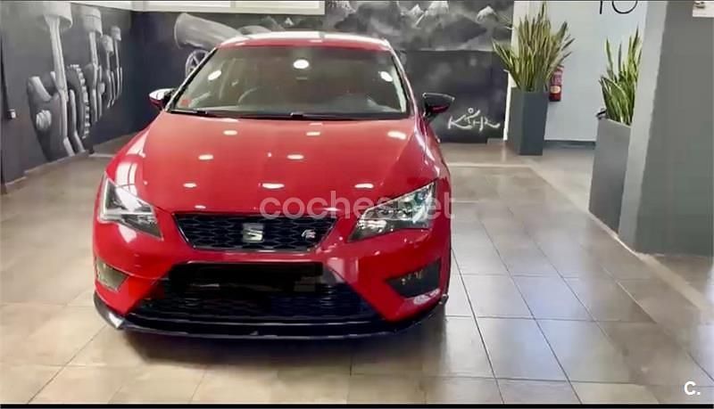 Usado Seat Leon FR 150 CV (110 kW) 2016 Rojo Berlina