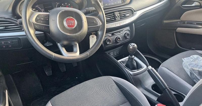 Usado Fiat Tipo Lounge 95 CV (69 kW) 2018