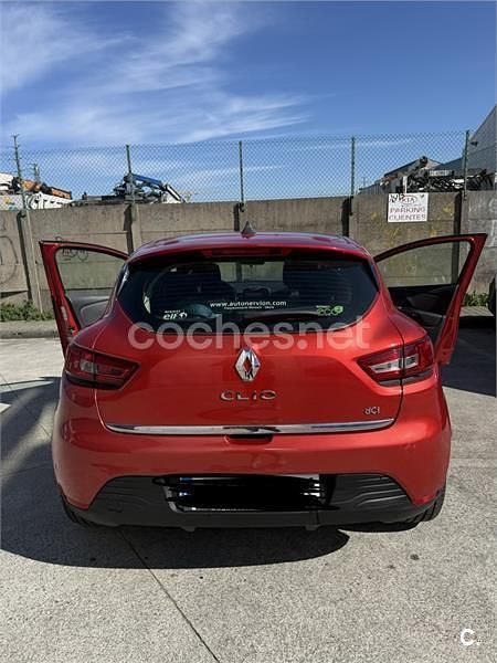 Usado Renault Clio IV Dynamique 90 CV (66 kW) 2015 Rojo Berlina