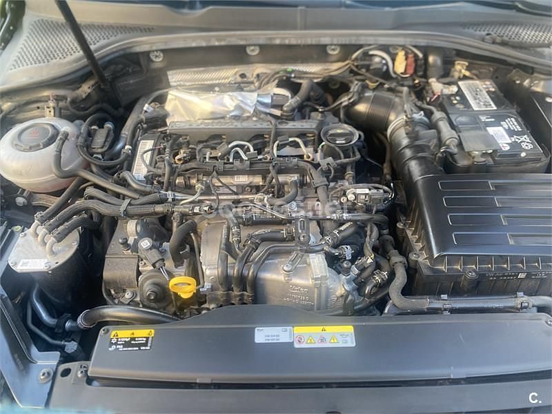 Usado VW Golf VII Sport 150 CV (110 kW) 2020 Gris / plata Berlina