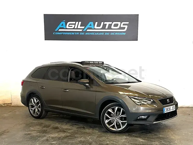 Usado Seat Leon 4Drive 150 CV (110 kW) 2015 Beige Familiar