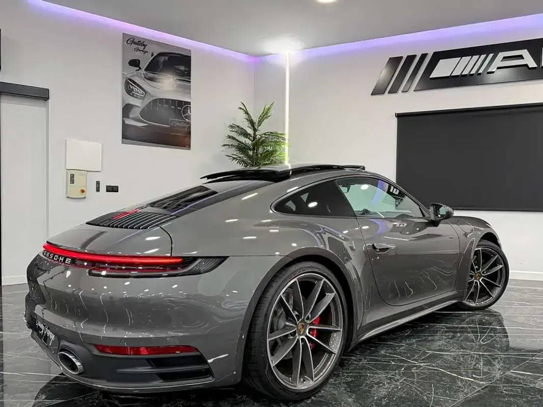 Käytetty Porsche 911 Carrera 4S 450 HP (330 kW) 2024 Harmaa Coupe - kaksiovinen