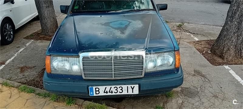 Usado Mercedes E300 231 CV (169 kW) 1991 Azul Berlina
